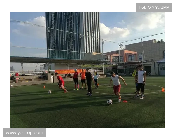 足球纪实：记录杭州足球队的转型之路