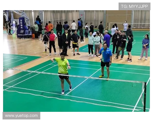 上海羽毛球队的团队协作精神与训练成果探讨 上海羽毛球队的团队协作精神与训练成果探讨